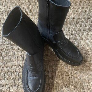 NWOT Homers Artisan pebbled leather loafer boots in black